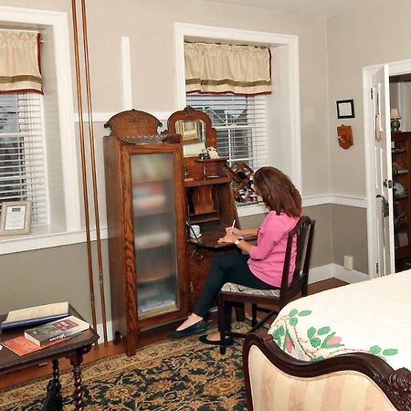 Hertzog Homestead Bed & Breakfast Эфрата Экстерьер фото