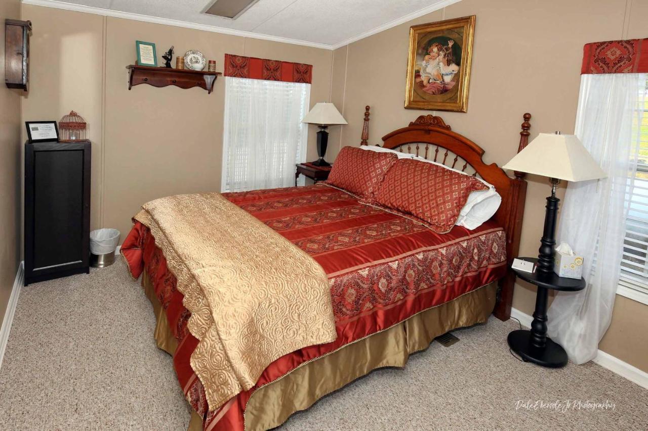 Hertzog Homestead Bed & Breakfast Эфрата Экстерьер фото